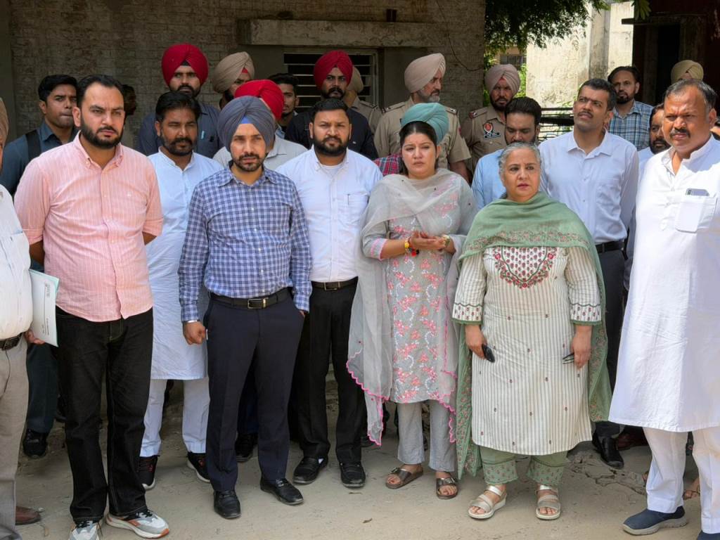 ਓਐੱਸਡੀ ਸੁਖਵੀਰ ਸਿੰਘ ਤੇ ਡਿਪਟੀ ਕਮਿਸ਼ਨਰ ਪੂਨਮਦੀਪ ਕੌਰ ਵੱਲੋਂ ਧੂਰੀ ਸ਼ਹਿਰ ਦੇ ਵਿਕਾਸ ਕਾਰਜਾਂ ਦਾ ਜਾਇਜ਼ਾ
